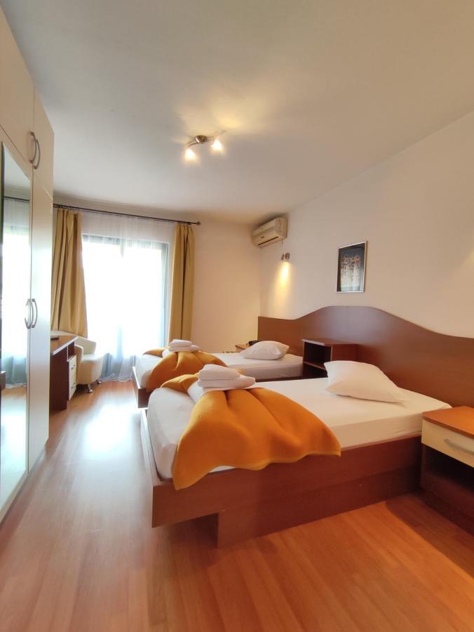 Hotel Prvan Vrgorac Ngoại thất bức ảnh
