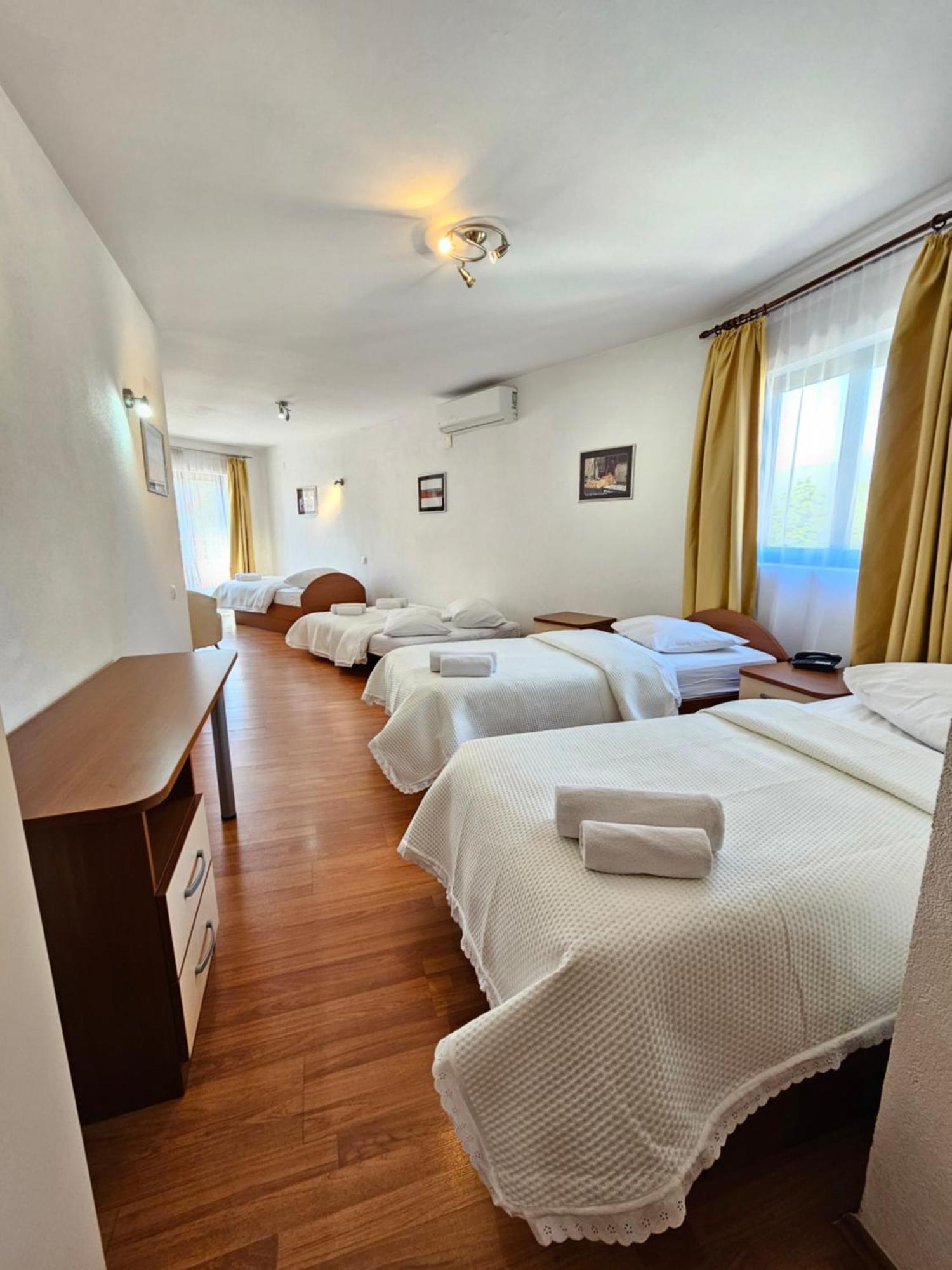 Hotel Prvan Vrgorac Ngoại thất bức ảnh